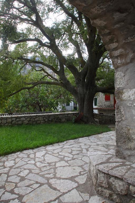 Menelia Cottage Platístoma Kamer foto