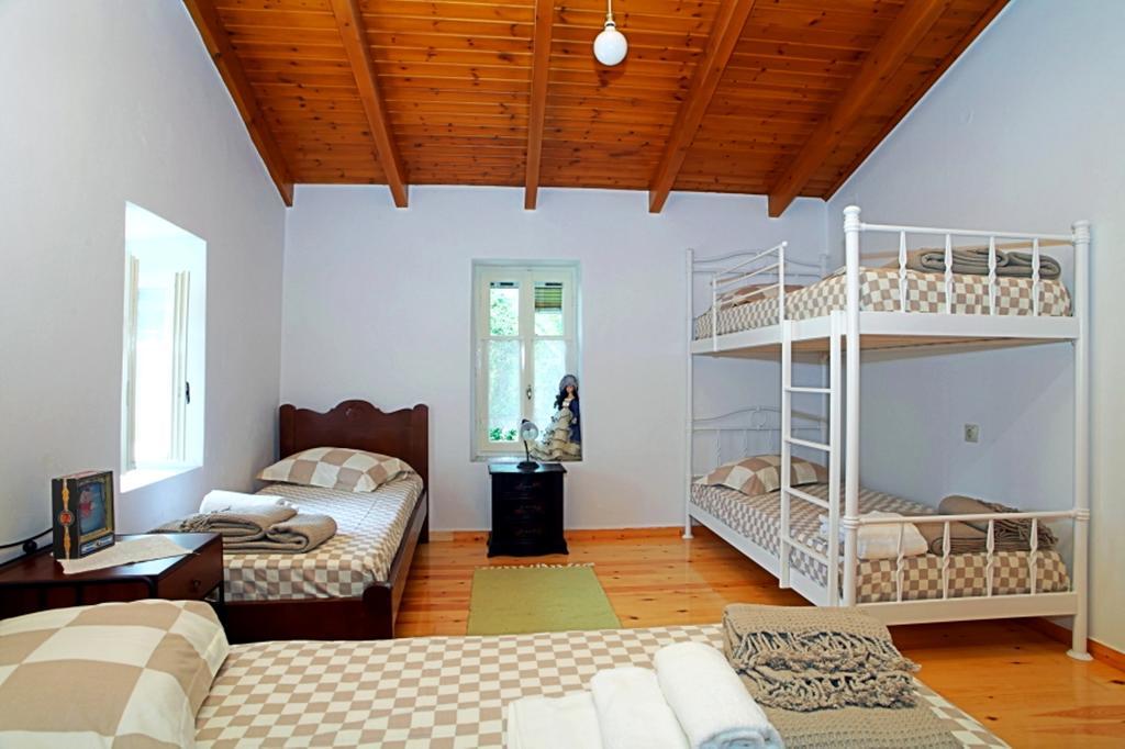 Menelia Cottage Platístoma Kamer foto