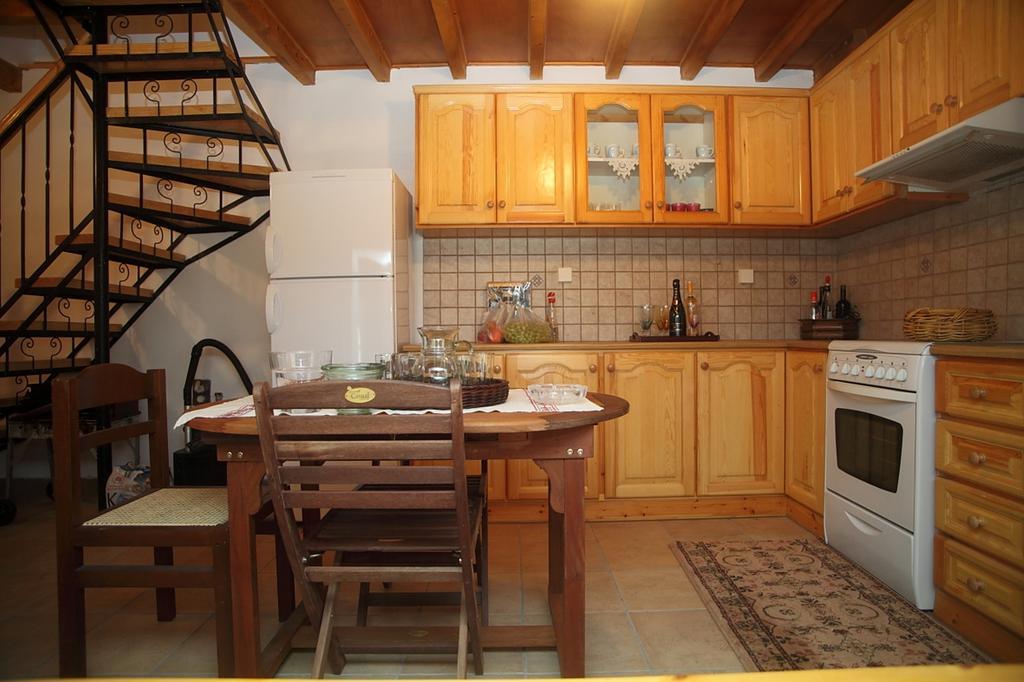 Menelia Cottage Platístoma Kamer foto