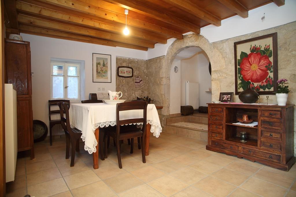 Menelia Cottage Platístoma Kamer foto